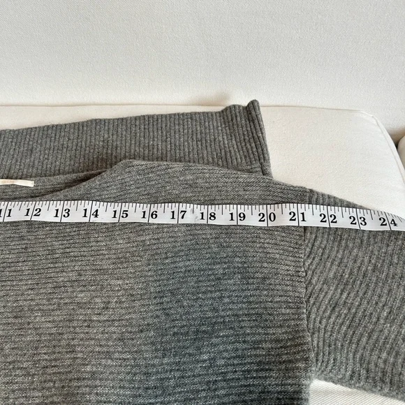 Cashmere sweater dress - Picture 9 of 15